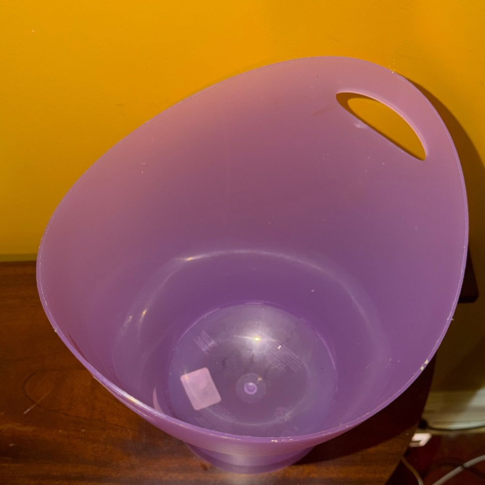 Purple Trash Bin 🗑️ - Picture 2 of 2
